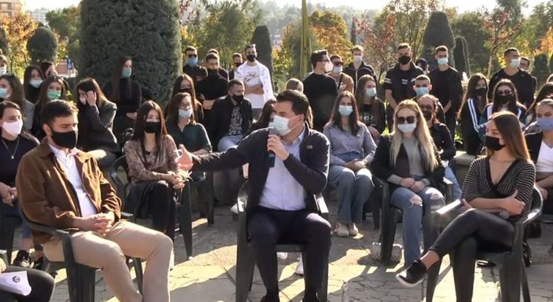 Nuk përmbahet regjisori i njohur ndaj Lulzim Bashës: Si mund të jetë kaq bastard njeriu? Shtatë jetë e 700 vota të kem, kurrë nuk e votoj basha lulzim