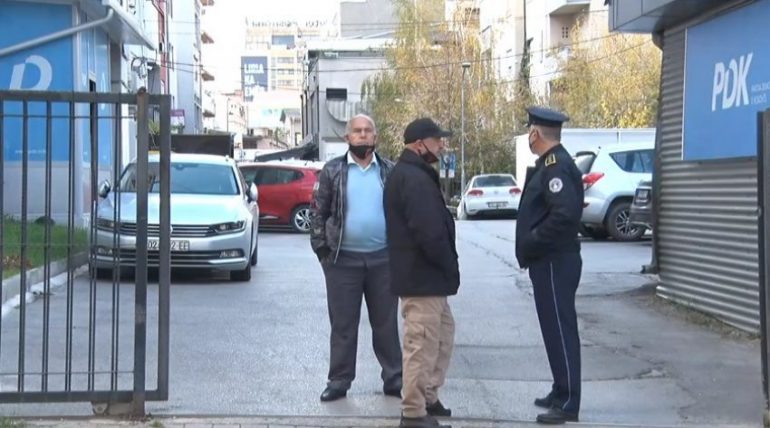 Aktakuzat/ EULEX bastis shtëpitë e Thaçit dhe Veselit dhe zyrat e PDK-së bastisje