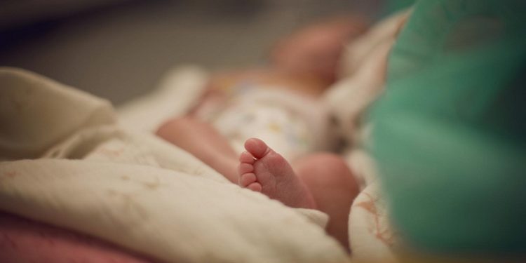 Ndryshon rregulli/ Ja qytetarët që nuk do ta përfitojnë më bonusin e bebes bebe