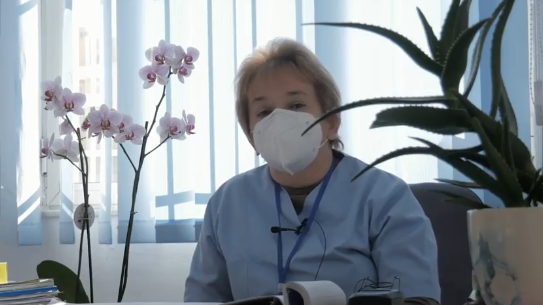 U shtrua tek Infektivi me Covid, infermierja nga Lezha tregon momentet e vështira: Mos vononi për t’u kuruar nga mjekët tanë boshke prendi