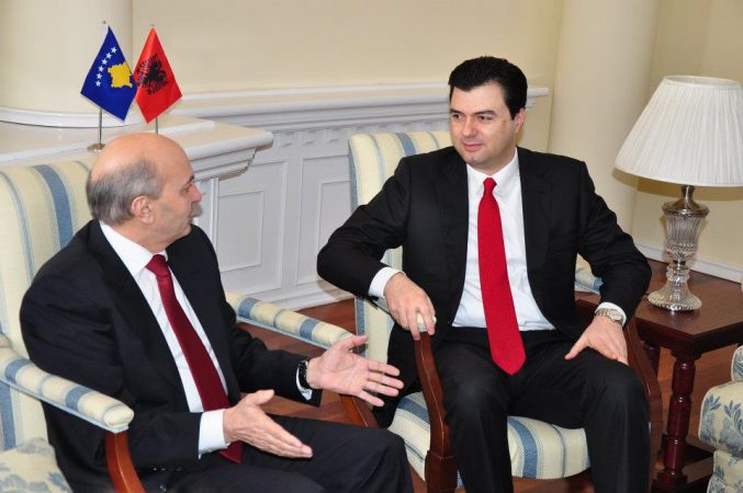 ’Pushoni sulmet’’, Isa Mustafa: Gjykatën Speciale s’na e bëri Basha me Berishën, për ne ka qenë… bvfff 677x450 1