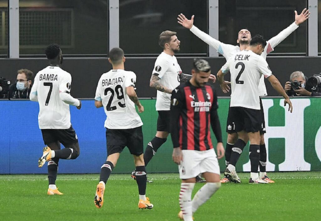 Lilë kthen me këmbë në tokë Milanin, shkëlqejnë Arsenali dhe Leisteri lile milan