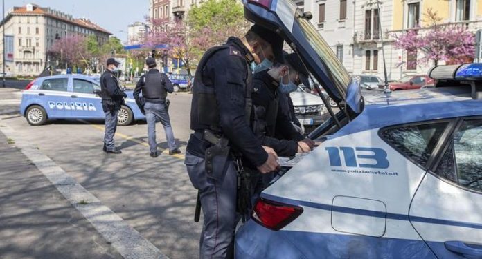 Italia me “dorë të hekurt”, mbi 1 mijë gjoba ditore për masat anti-Covid polizi talia 696x375 1