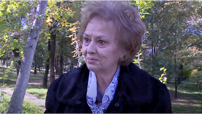 Roza Anagnosti kujton Fejzon: Ishte regjisori im i mirë. Pas Ndrenikës rrezikova të ma hiqnin rolin dhe mua për biografi roza anagnosti