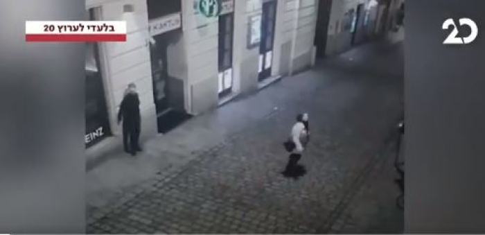 PAMJE TË RËNDA/ Momenti kur terroristi qëllon për vdekje qytetarin në Vjenë (VIDEO) sulm terrorist vjene