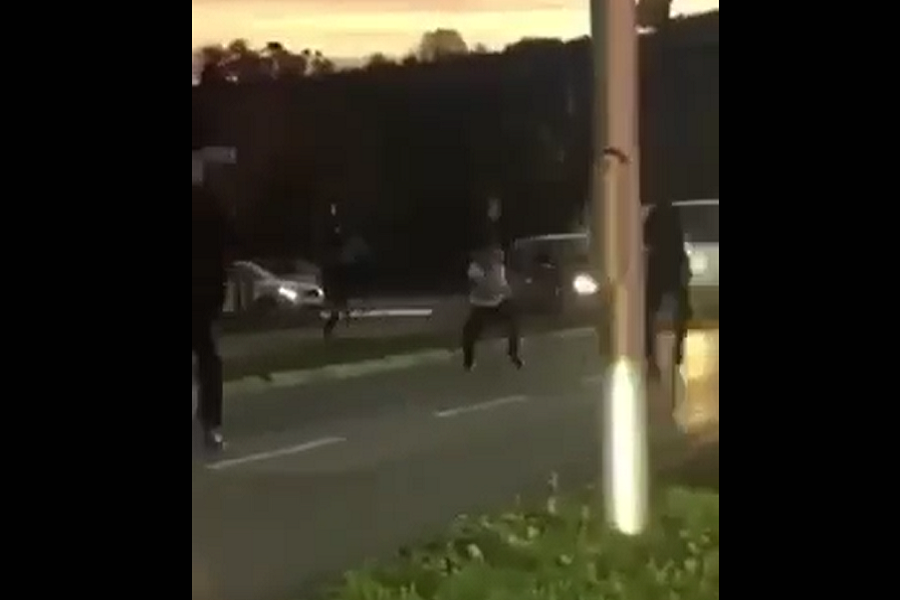 Sulmon qytetarët me thikë në qendër të Gjakovës, arrestohet nga policia thik sulm