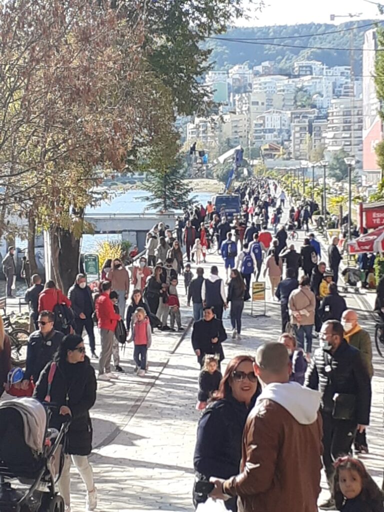 Pandemia po i detyron punëtorët e moshuar të dalin në pension më herët tirana 1 1