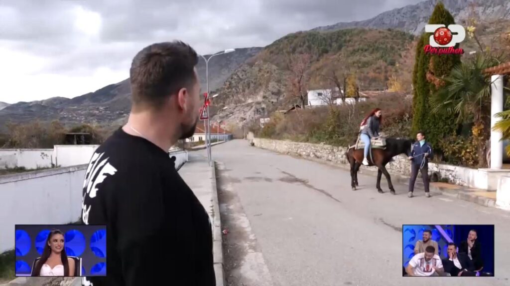 “Për’Puthen”/ Melisa dhe Mevlani në një takim të pazakontë, konkurrenti tenton disa herë ta puthë tek mullari (Fotot) 2 1 23