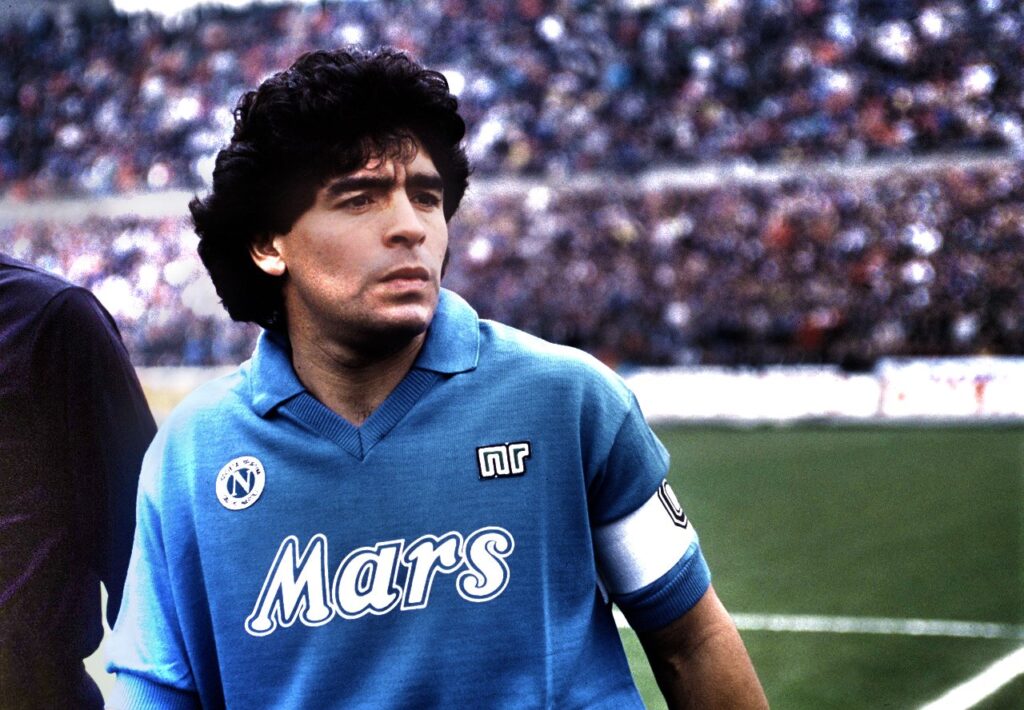 Dokumentari/ Çfarë e vrau legjendën e futbollit Diego Armando Maradona? 1 1 41