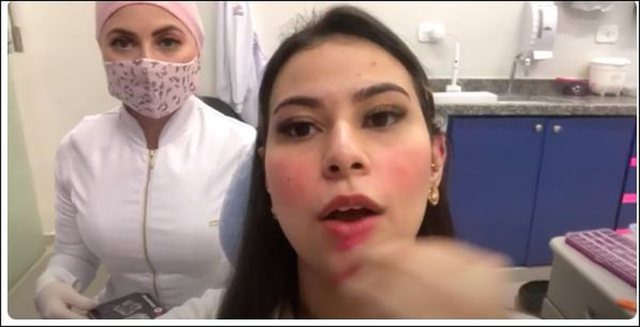 Foto/ Dentistja bëhet VIP në rrjet pasi ka një ngjashmëri shumë të madhe me Lady Gaga-n 3 2 2