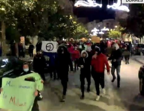 Durrës/ Policia arreston dy qytetarë në ditën e katërt të protestave 3 5 3