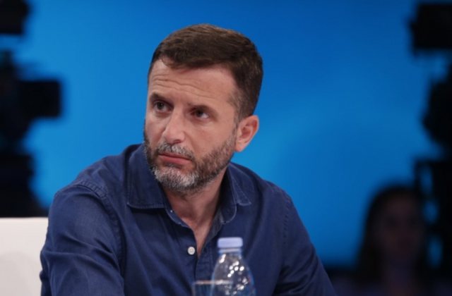 “E kam bërë punën me zemër, jo për…”, Braçe del me reagimin e fortë në 2-vjetorin e tij si zv.kryeministër (Video) 640 0 5fb43fc6a2730