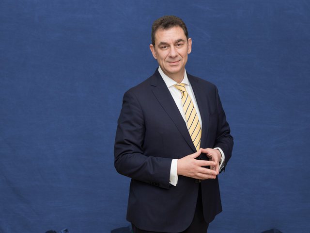Kur do t’i vijë fundi pandemisë? Drejtori i Pfizer jep lajmin e shumëpritur 640 0 5fe5f389cce7d