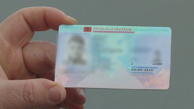 Mbi 850 mijë shqiptarëve u ka skaduar karta e identitetit, Ministria e Brendshme bën lëvizjen e rëndësishme (Dokument) 640 0 5fee1a7877ce1