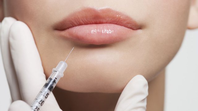 Studiuesit e FDA japin lajmin e papritur për të gjithë ata që kanë bërë ndërhyrje plastike: Ja çfarë iu ndodh nëse bëni vaksinën e Covid 640 0 bb9c7cf41c703f2c50f1229211fc8ddb