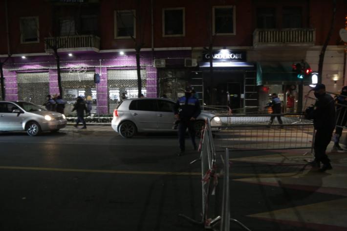 Nga thyerjet dhe djegiet tek gazi lotsjellës dhe shoqërimet, çfarë nuk u pa në kamera gjatë protestës 12 7 1