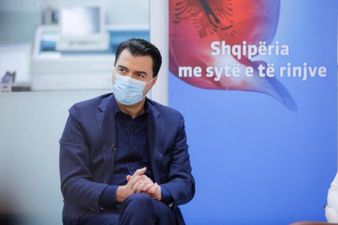 “1200 euro për mjekët, 700 euro për infermierët”, Basha premton reformim të shëndetësisë 7f59b378 ae74 4d5a 9d0b 4daede872713 676x450 1