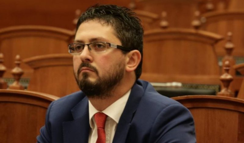 Taulant Balla jep lajmin për deputetin e Kuvendit, çfarë ka ndodhur pas tre javësh në terapi intensive me Andi Përmetin 800 0 5fc8cd9b164f9