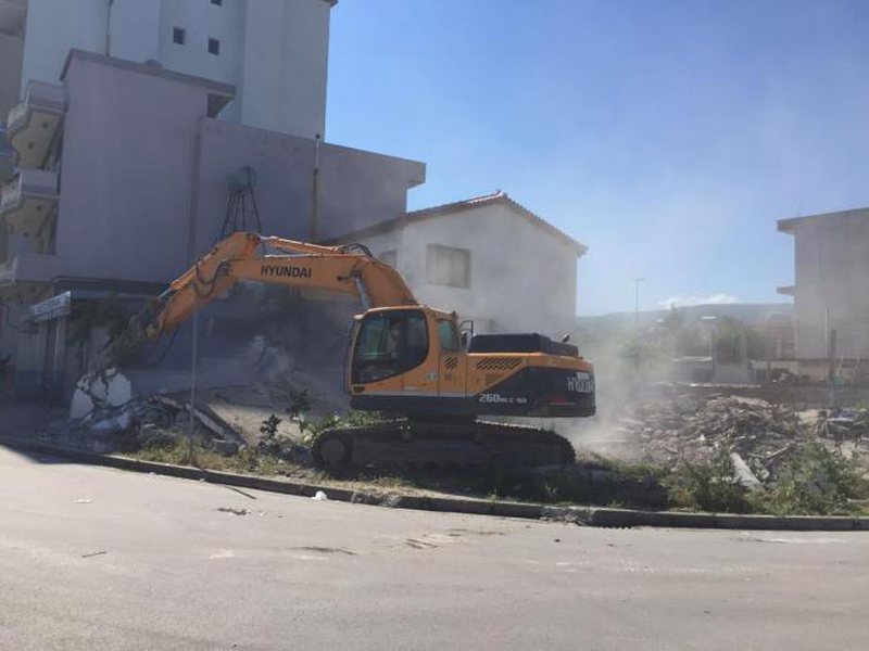 IKMT zbarkon në një tjetër zonë, nis operacioni për prishjen e 30 objekteve 800 0 5fe1cf5e9f151