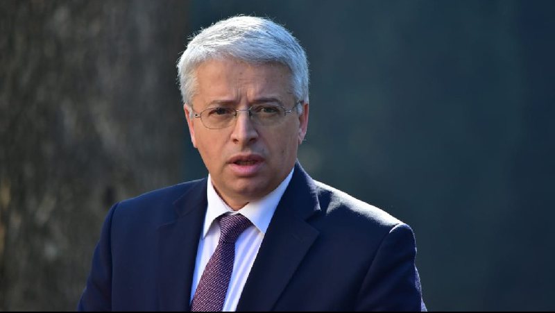Në prag të Vitit të Ri 2021, Sandër Lleshaj bën urimin special 800 0 5fee15438b7fa