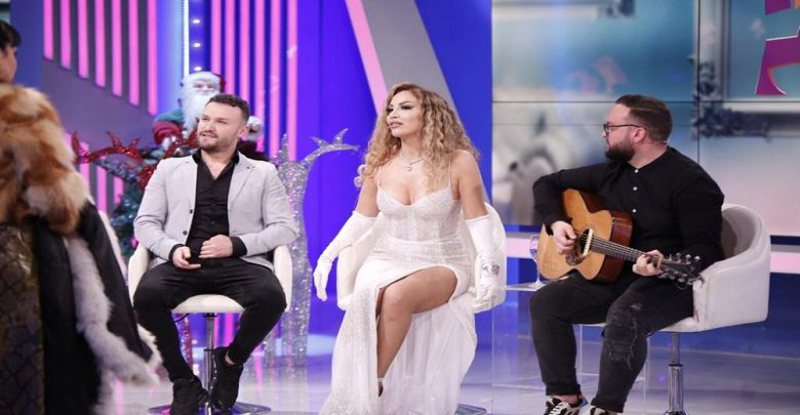 Këngëtarja shqiptare bën kërkesën e papritur ‘live’ në emision: Aman më lini të gjej burrë e të… 800 0 5fee177170dbe