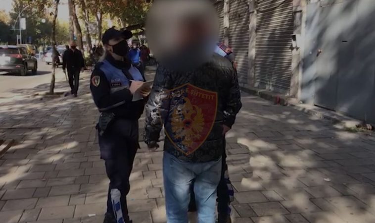 Shkelën masat antiCovid, policia gjobit 1552 qytetarë në 24 orët e fundit POLICIA 758x450 1