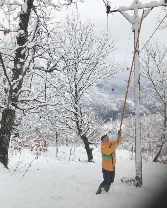 Moti i keq/ OSHEE bën njoftimin e rëndësishëm: Defekte në këto zona të vendit. Më të prekurat janë... (Fotot) 2 WhatsApp Image 2020 12 27 at 15.55.56 2