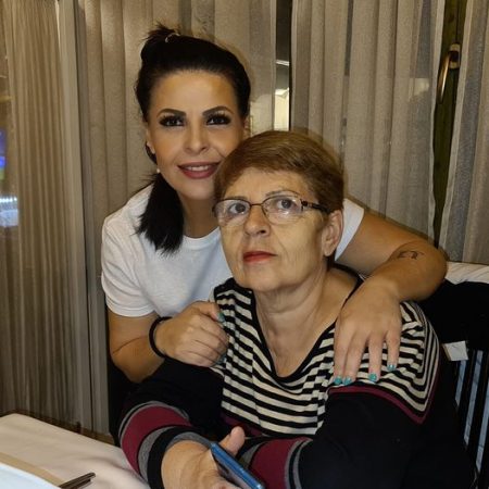 Një dedikim i bukur për ditëlindje, Aurela uron nënën e saj me fjalë zemre aurela e ema