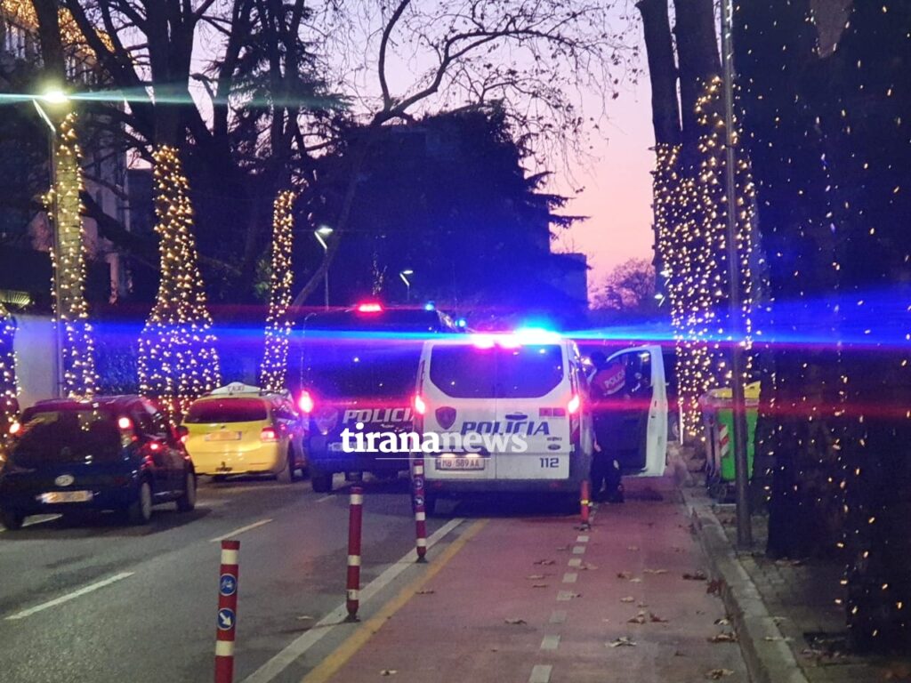 Protesta në orën 18:00, rrethohet Kryeministria (Fotot) 1 b4499142 00d1 464f b3d6 0fcb434c533c