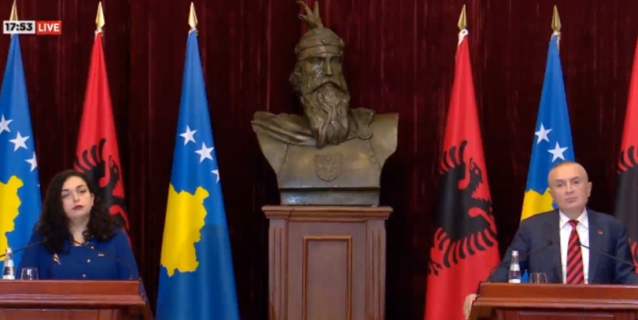 Meta përforcon qëndrimin ndaj Ramës: Çdo ide për ndryshim kufijsh në Ballkan është kriminale ed4d1cf40e7c31a6b92afa71d6cc6799 L