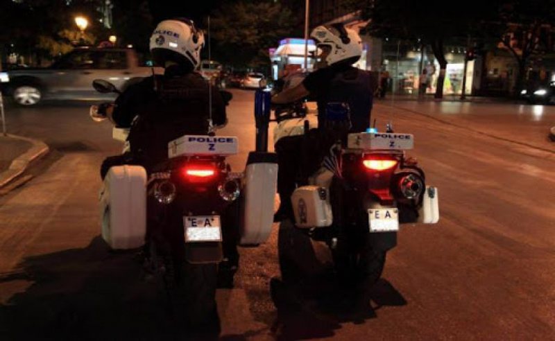 Në sy të policëve grekë, 37-vjeçari merr vendimin ekstrem ndaj shqiptarit police