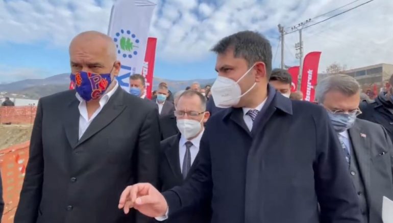 Rama batuta me ministrin turk në Laç: Jo inshallah, këtë e ke në dorë ti, Allahu ka punë të tjera! rama kurum 770x438 1