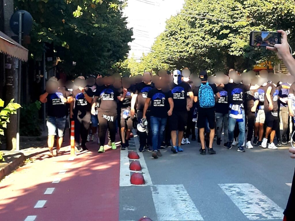 “I dashur babush”! Tifozët e Tiranës letër të atit: Klodiani tani është i të gjithë shqiptarëve tifozet
