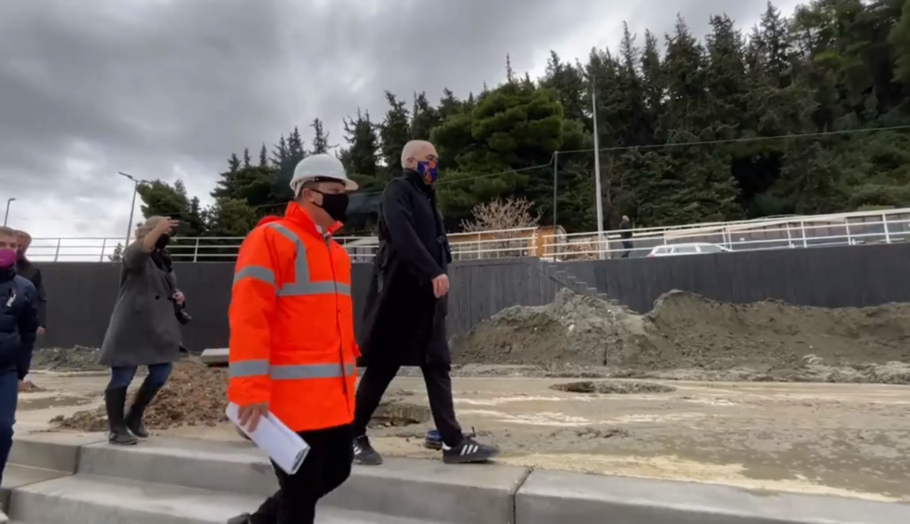 Rama del në terren dhe jep lajmin e mirë: Një hapësirë me 5 yje! (Video) 01