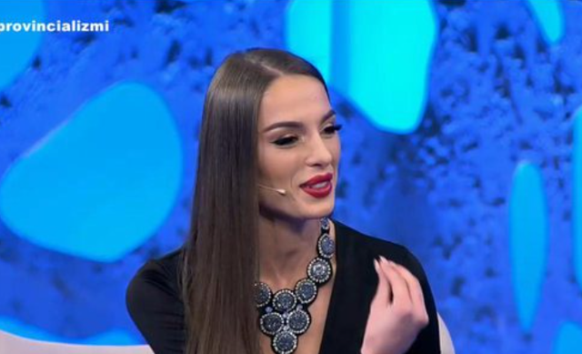 Ana i kthehet gazetarit pasi zbuloi detaje nga jeta e tij private me partneren që është pjesë e Parlamentit: Do të ta tregoja unë, por… 640 0 6016b6fc878f9