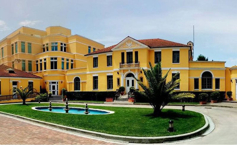 Ambasada Amerikane jep njoftimin e rëndësishëm: Qeveria amerikane ofron trajnim dhe mbështetje për… 800 0 5ff2db6d05530