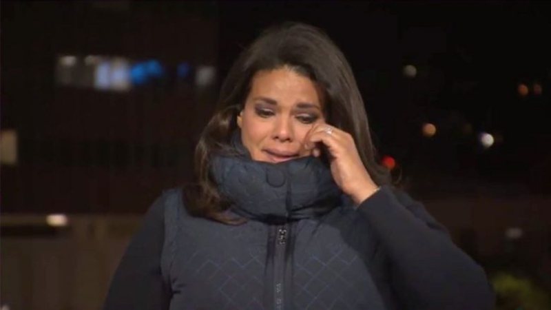 Po raportonte ‘live’ për situatën e COVID-19, korrespondentja e CNN shpërthen në lot 800 0 5ffecdc08726b