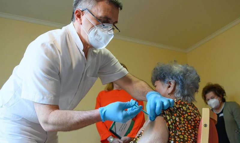Nga efektet anësore të rënda deri tek ato më të lehtat që shfaq vaksina anti-Covid! Sa të sigurta janë 800 0 99f5a91f025319c0a2aa448df94f5080