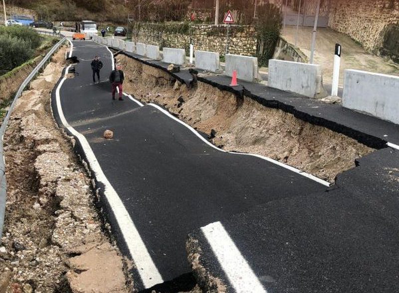 Rrëshqitja e rrugës në Borsh, KLSH firmos me urgjencë urdhrin për kontroll 800 0 fe4db945490b847732d83719450f5955