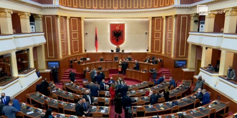 Ndryshimet në qeveri/ Kuvendi shkarkon Ramën si Ministër të Jashtëm, emërohen Xhaçka e Peleshi KUVENDI