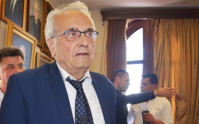 I riu shqiptar dënohet me 12.5 vite burg, i vodhi 550 mijë euro kryebashkiakut grek Nikitas Aretakis