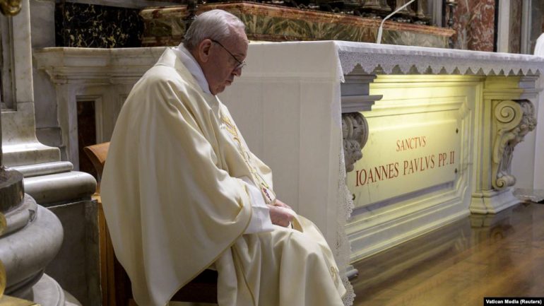 Papa Françesku reagon për sulmet në Kongres, thirrje amerikanëve: Asgjë nuk fitohet nga dhuna! Papa 770x433 1