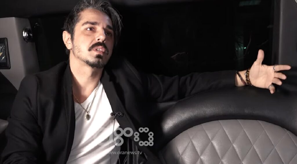 “12 vjeç u arratisa drejt Italisë”, djali i Yllka Mujos: Ja çfarë ndodhi kur më gjeti mami amos zaharia