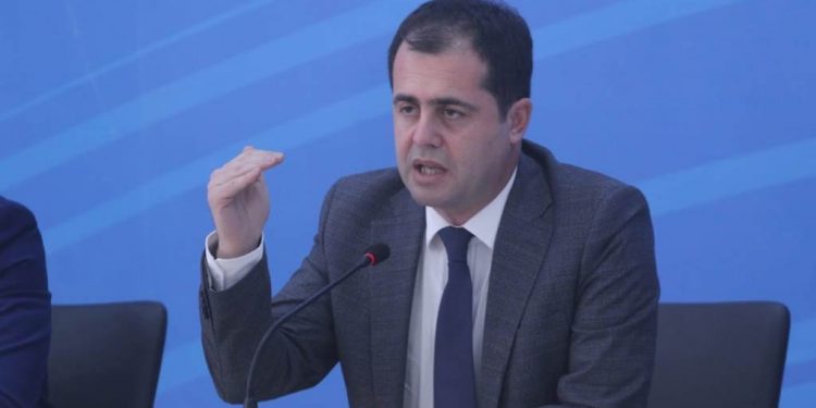 Më 25 prill, fiton Shqipëria!/ Bylykbashi: Durrësi i takon durrsakëve, jo hienave bylykbashi 750x375 1