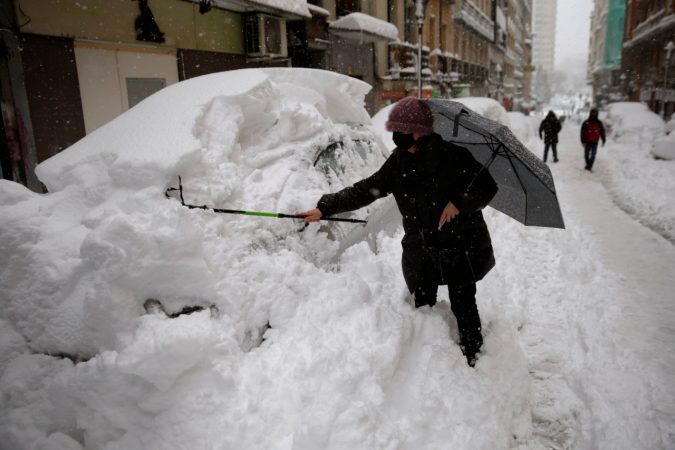 Spanja në ‘luftë’ me dëborën, numri i viktimave shkon në 4 iii 675x450 1