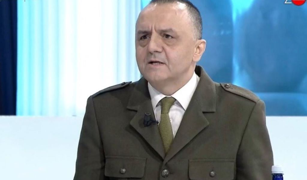 Artan Lame tregon dashurinë për xhaketat ushtarake: Më japin pushtet, Rama mbase më ka zili. Si i armatosa shokët kur Nano iku nga pushteti lame