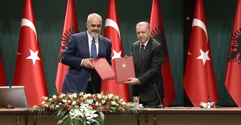 Rama nënshkruan 5 marrëveshje me qeverinë turk, Erdogan: Do të restaurojmë dhe shumë xhami rama erdogan 1
