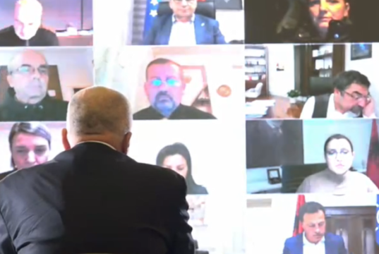 VIDEO/ Rama lë Greqinë, moti i keq e sjell me urgjencë në Shqipëri. Braçe ‘thumbon’ Metën: Ne dalim në terren për punë, jo për fushatë ramamamma 537x360 1