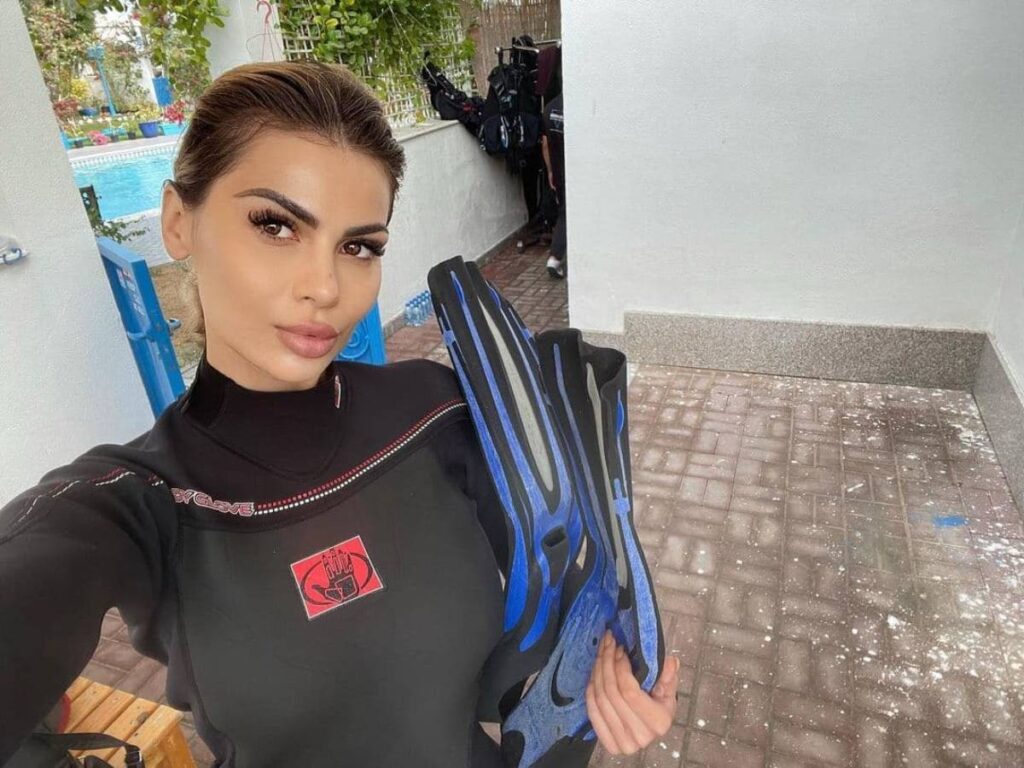 Luana Vjollca përjeton eksperiencën më të çmendur të jetës gjatë pushimeve në Dubai dhe e ndan atë me ndjekësit Luana Dubai 1