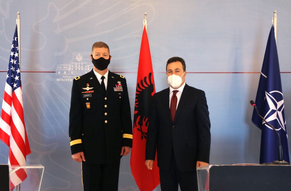“Defender Europe 21”, Peleshi pret gjeneralin amerikan: Të nderuar që presim një nga stërvitjet më të mëdha në Evropë Peleshi dhe Gjenerali